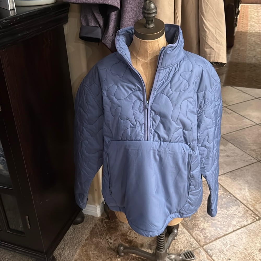 Avis quilted half zip puffer pullover mall in periwinkle blue worn once only